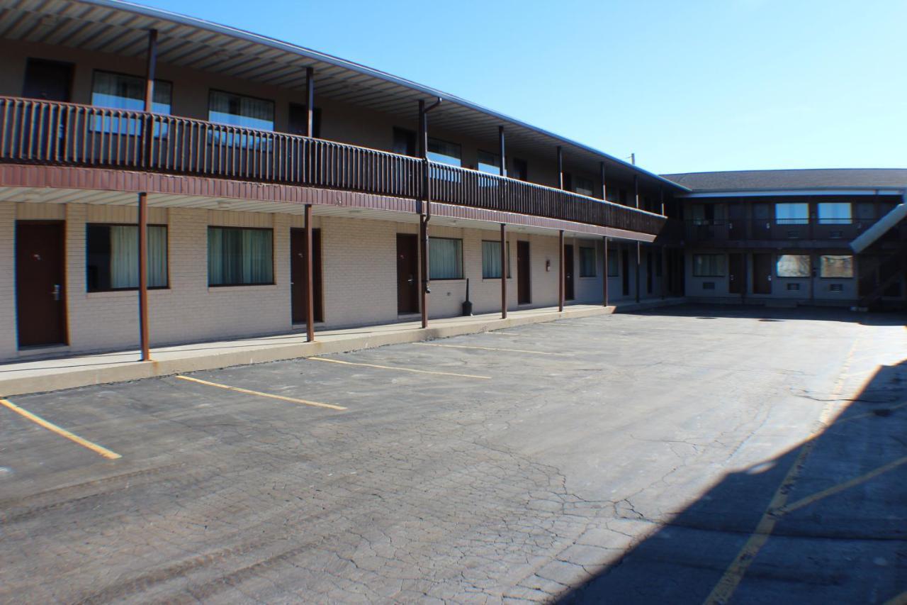 Economy Inn & Suites Hannibal Exterior photo